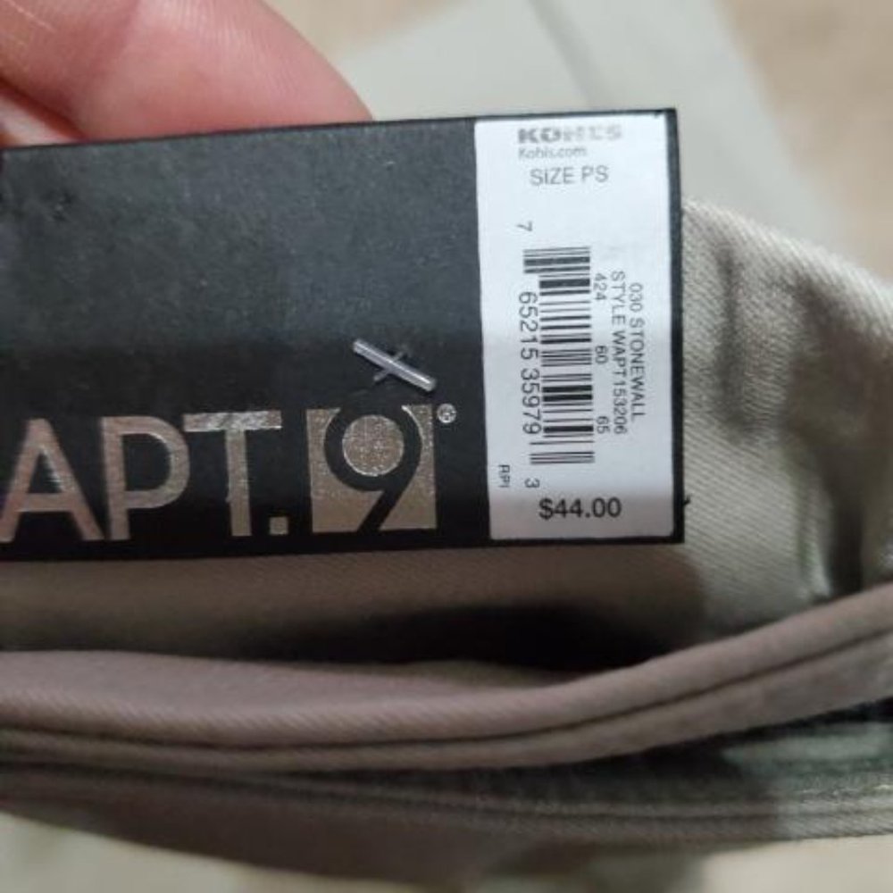 Capris - Picture 2 of 3
